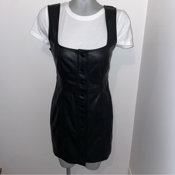 Urban Outfitters dress faux leather snap closure jumper black size 6 - Picture 1 of 7